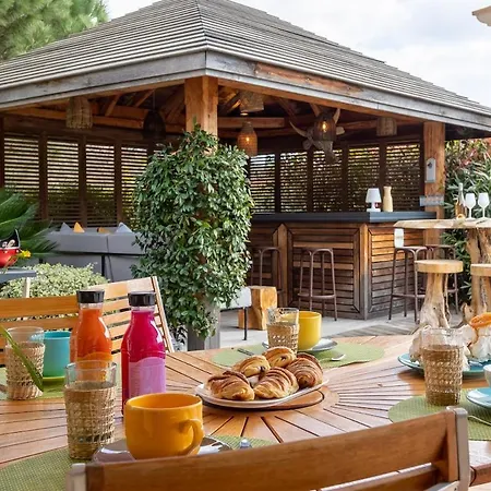 Villa Du Pin 4 With Swimming Pool And Landscaped Garden *