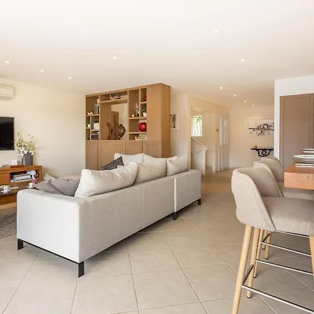 Du Pin 4 With Swimming Pool And Landscaped Garden Villa *
