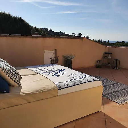 Du Pin 4 With Swimming Pool And Landscaped Garden